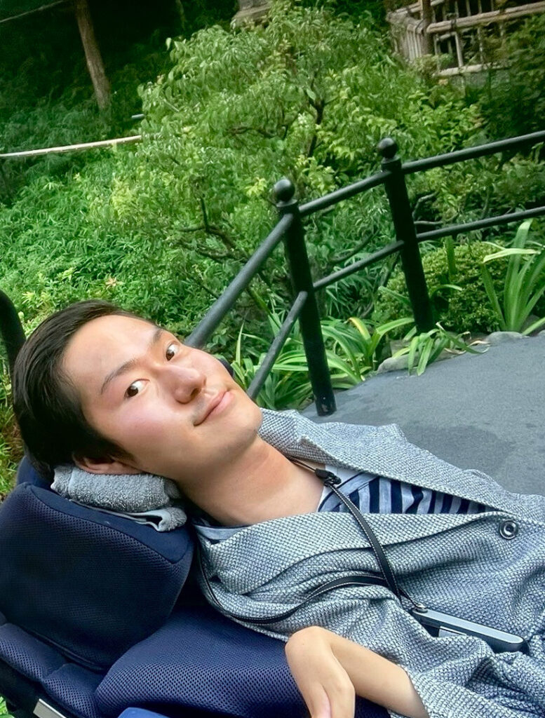 愼 允翼