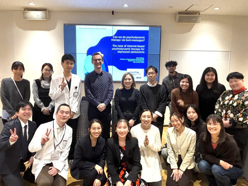 【CWRA】第22回ウェルビーイングラウンジ「Can we do psychodynamic therapy via text messages The case of internet based psychodynamic therapy for depressed adolescents」を開催しました